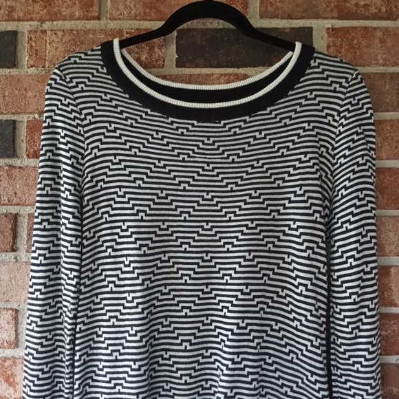 upio Black Geometric Lightweight Sweater